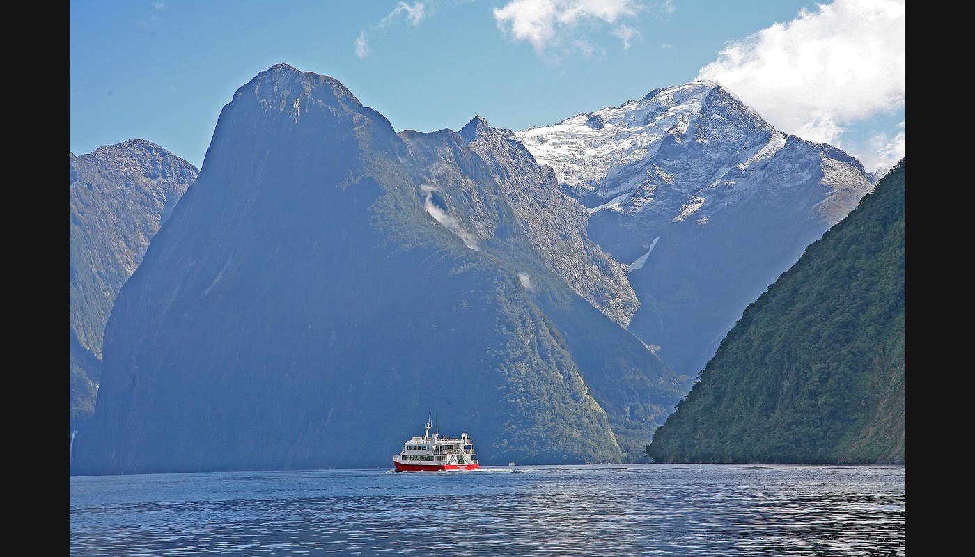 New Zealand Guide: Auckland, Queenstown Adventure and Milford Sound