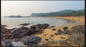 Gokarna Beach Guide: Om Beach, Kudle and Temple Town Calm